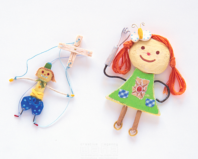 イラスト＆写真のストックフォトwaha（ワーハ）　そねけーこ、趣味、子供、ほのぼの、素朴、操り人形、お人形、遊ぶ　そね け～こ　14-1106b