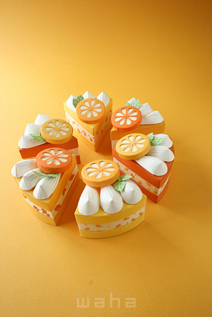 イラスト＆写真のストックフォトwaha（ワーハ）　食べ物、お菓子、ケーキ、クラフト、ペーパークラフト　堀井 聡子　18-2403b