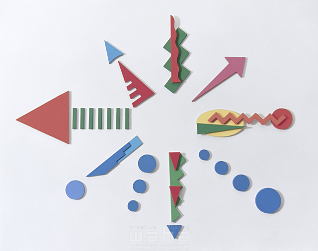 イラスト＆写真のストックフォトwaha（ワーハ）　立体、クラフト、粘土、機械、抽象イメージ、幾何学、未来、近未来、数学、矢印、円　NAO　2-0315b