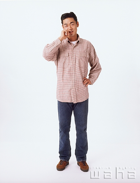 イラスト＆写真のストックフォトwaha（ワーハ）　人物、日本人、男性、20代、30代、白バック　p1-0767a