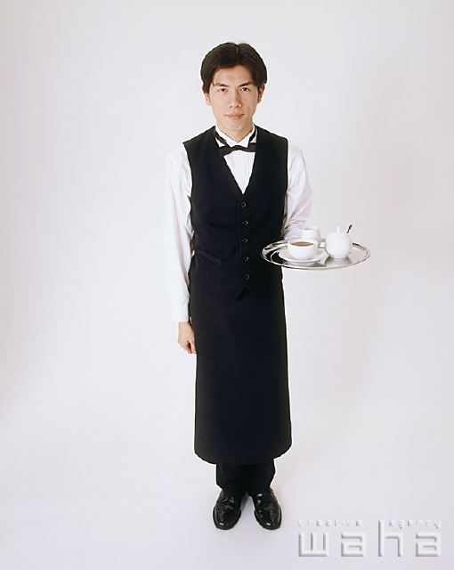 イラスト＆写真のストックフォトwaha（ワーハ）　人物、日本人、男性、20代、30代、カフェ、白バック　p1-0772a
