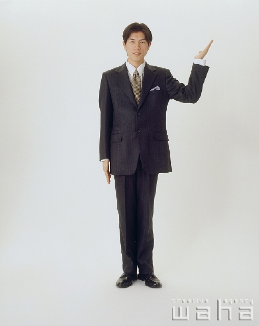 イラスト＆写真のストックフォトwaha（ワーハ）　人物、日本人、ビジネス、ビジネスマン、男性、白バック、表情、ポーズ、仕事、働く、サラリーマン　p1-1097a