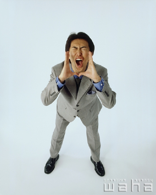 人物 日本人 ビジネス ビジネスマン 男性 白バック 表情 ポーズ 仕事 働く サラリーマン 応援 エール 叫ぶ 叫び さけぶ さけび フォト作品紹介 イラスト 写真のストックフォトwaha ワーハ カンプデータは無料