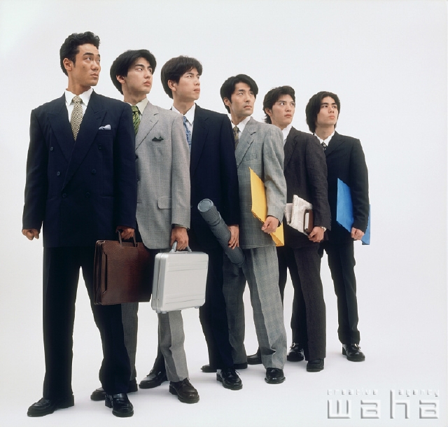 イラスト＆写真のストックフォトwaha（ワーハ）　人物、日本人、ビジネス、グループ、白バック、表情、ポーズ、仕事、働く、サラリーマン、集団、集合、並ぶ　p1-1983a