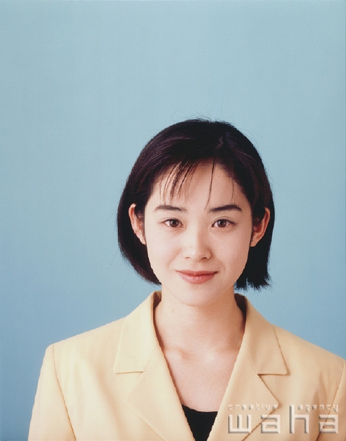 イラスト＆写真のストックフォトwaha（ワーハ）　人物、日本人、ビジネス、ビジネスウーマン、女性、白バック、表情、ポーズ、仕事、働く、OL　p1-2053a