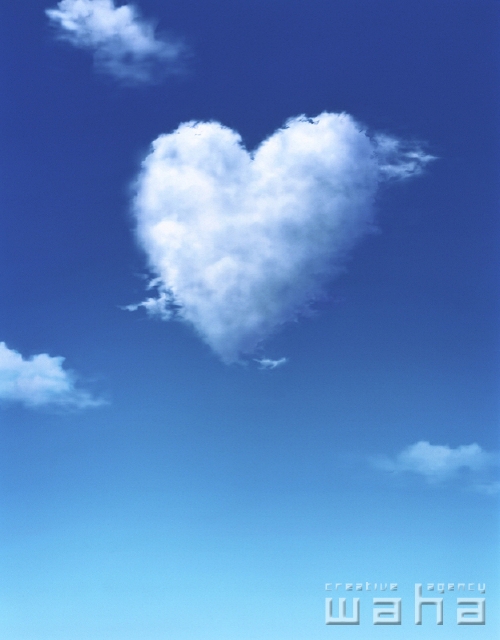 合成 愛情 屋外 風景 青空 雲 澄んだ空 まごころ 心 夢 空中 ファンタジー メルヘン 幻想的 空想的 平和 ハッピー ハート 愛情 Love フォト作品紹介 イラスト 写真のストックフォトwaha ワーハ カンプデータは無料