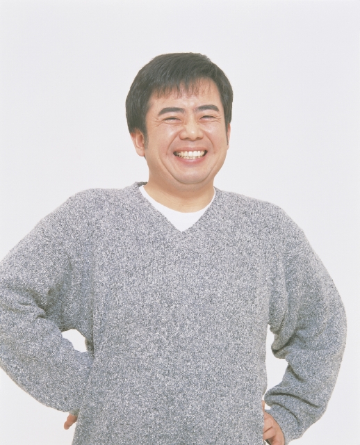 イラスト＆写真のストックフォトwaha（ワーハ）　人物、日本人、男性、30代、40代、1人、白バック、笑顔、上半身、正面、笑う、笑い、スマイル　p3-0709a