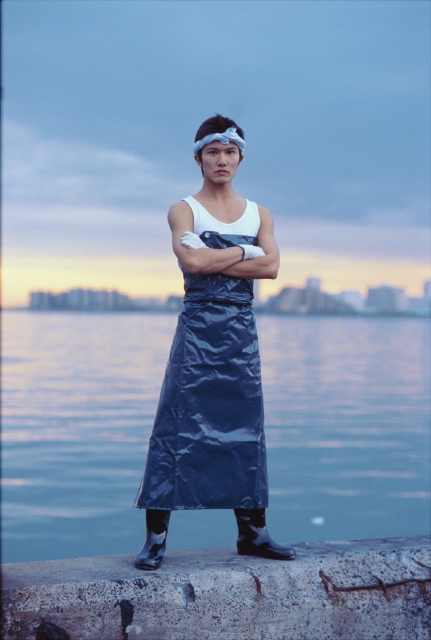人物 日本人 代 30代 職業 漁師 男性 1人 屋外 海 腕組み 正面 全身 仕事 フォト作品紹介 イラスト 写真のストックフォトwaha ワーハ カンプデータは無料
