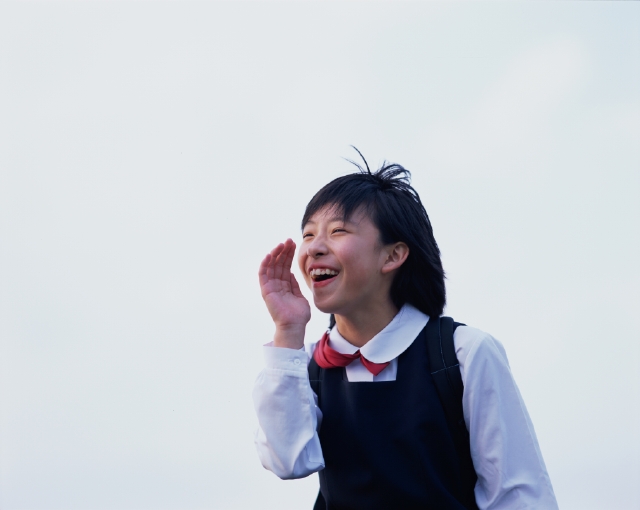 人物 日本人 中学生 学生 表情 ポーズ 夢 考える 屋外 正面 横顔 上半身 逆光 叫ぶ 大声 呼ぶ フォト作品紹介 イラスト 写真のストックフォトwaha ワーハ カンプデータは無料