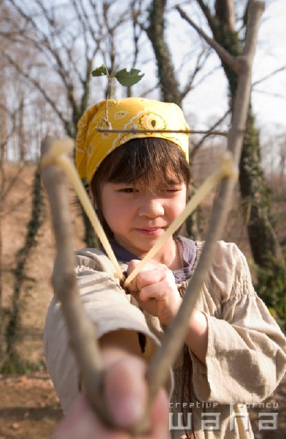 イラスト＆写真のストックフォトwaha（ワーハ）　人物、日本人、子供、表情、ポーズ、公園、子ども、こども　pc6-0061b