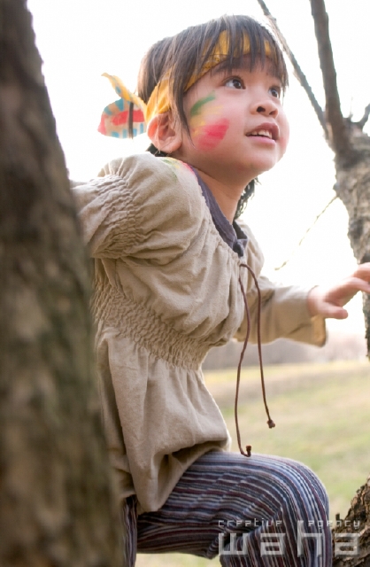 イラスト＆写真のストックフォトwaha（ワーハ）　人物、日本人、子供、冬、秋、公園、季節、四季、子ども、こども　pc6-0084b