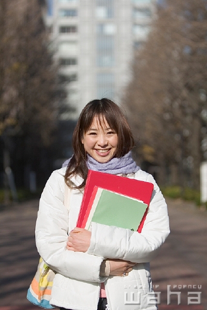 イラスト＆写真のストックフォトwaha（ワーハ）　人物、日本人、大学生　pc9-0006b