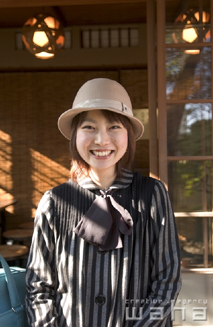 イラスト＆写真のストックフォトwaha（ワーハ）　人物、日本人、女性、20代、30代、旅行、和風　pcw-0364b