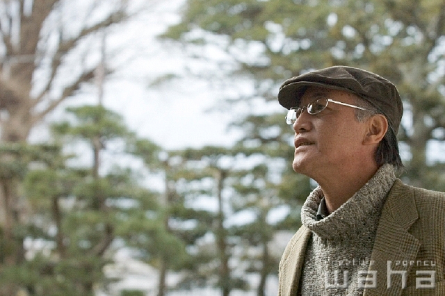 イラスト＆写真のストックフォトwaha（ワーハ）　人物、日本人、中高年、旅行　pcx4-0073b