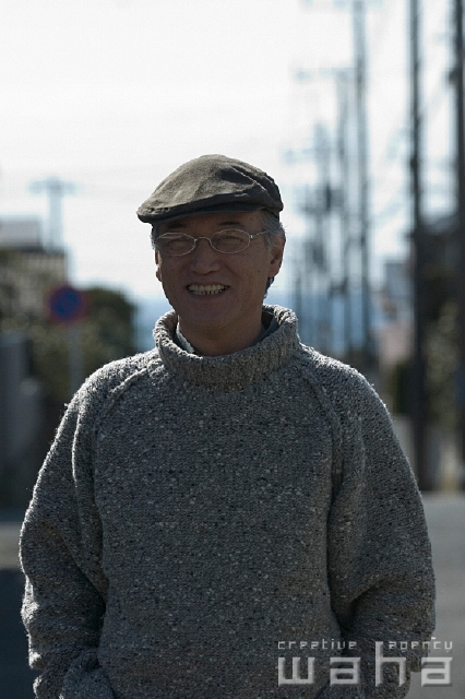 イラスト＆写真のストックフォトwaha（ワーハ）　人物、日本人、中高年、中高年、笑顔、笑う、笑い、スマイル　pcx4-0111b