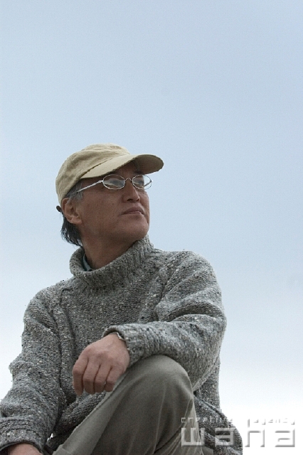 イラスト＆写真のストックフォトwaha（ワーハ）　人物、日本人、中高年、海、うみ　pcx4-0119b