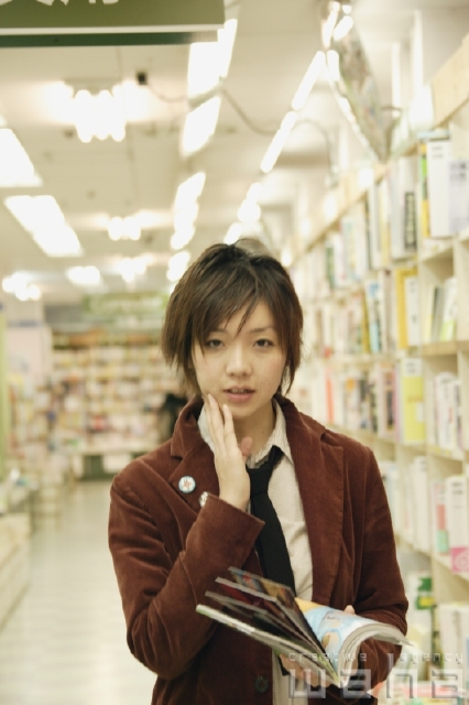 イラスト＆写真のストックフォトwaha（ワーハ）　人物、日本人、若者、ショッピング　pxc-0141b-data