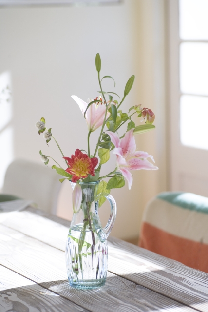 イラスト＆写真のストックフォトwaha（ワーハ）　屋内、植物、花、花瓶　w1-3020av