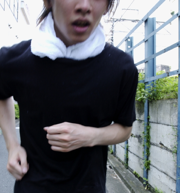 イラスト＆写真のストックフォトwaha（ワーハ）　人物、日本人、若者、男性、20代、1人、屋外、走る、運動、ジョギング、ランニング、マラソン　w2-0355bv